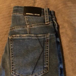 Kendall & Kylie slim fit distressed jeans